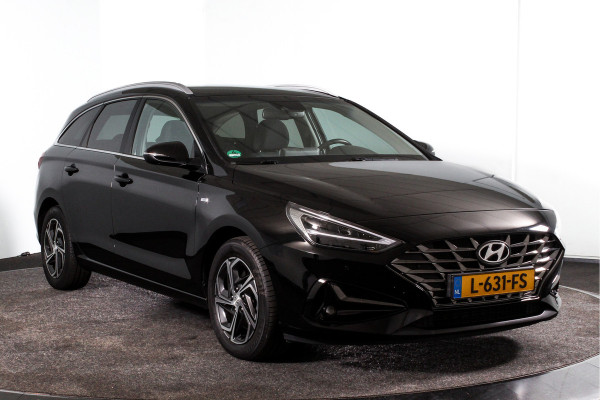 Hyundai i30 Wagon 1.5 T-GDi MHEV 160 PK Premium - Automaat | Cruise | Stoel-+stuurverw. | PDC | Camera | NAV+ App. connect | ECC | Afn. Trekhaak | LM 16" |