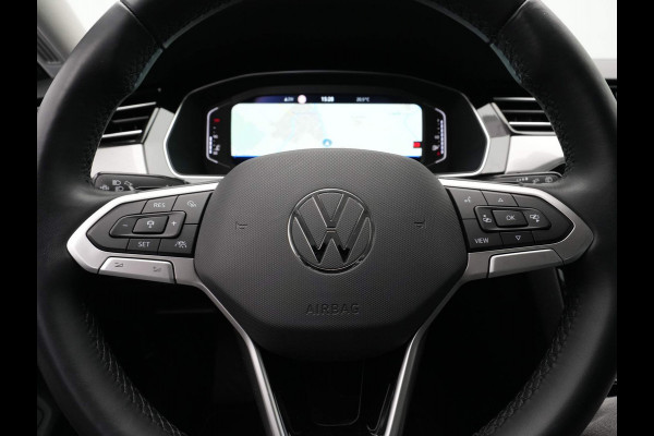 Volkswagen Passat Variant 1.5 TSI 150pk DSG Business Navigatie Virtual Cockpit Acc Camera 226