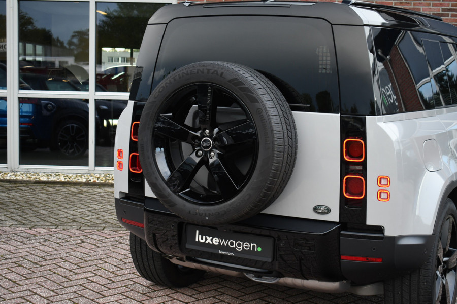 Land Rover Defender 110 3.0 D250 SE Luchtv Trekh ACC 22inch Krijt-wrap