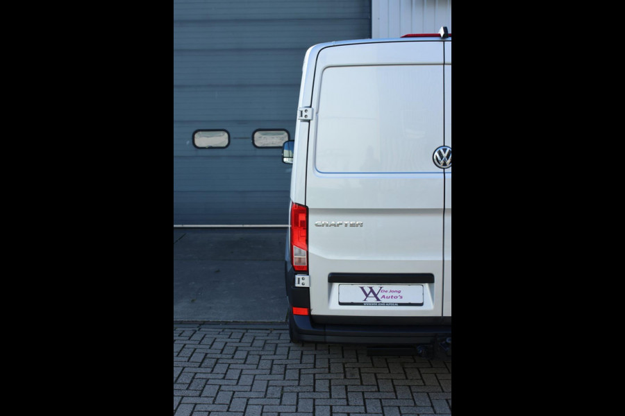 Volkswagen Crafter 35 2.0 TDI L3H2 Comfortline *Camera*Trekhaak*Betimmering*3-Zits*