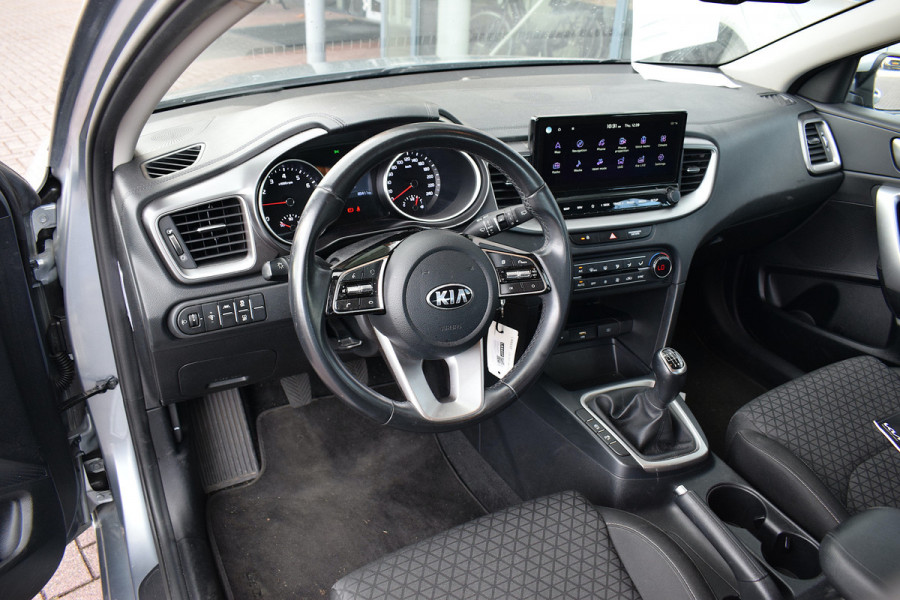 Kia Ceed 1.0 T-GDi DynamicLine | Apple CarPlay | Camera | Cruise | Climate