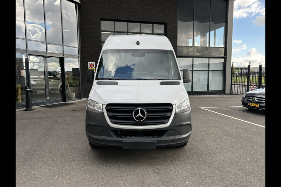 Mercedes-Benz Sprinter 317 CDI L2 H2 Automaat / 3500KG Trekhaak / MBUX / Camera / Carplay navigatie / Parkeersensoren / Cruise control / Airco / 270 Gr