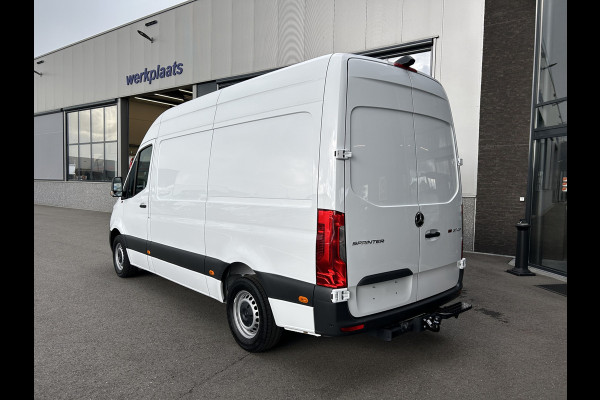 Mercedes-Benz Sprinter 317 CDI L2 H2 Automaat / 3500KG Trekhaak / MBUX / Camera / Carplay navigatie / Parkeersensoren / Cruise control / Airco / 270 Gr