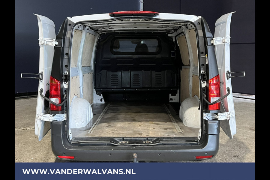 Mercedes-Benz Vito 114 CDI 136pk L2H1 Euro6 Airco | Trekhaak | Cruisecontrol | Parkeersensoren Stoelverwarming, Bijrijdersbank