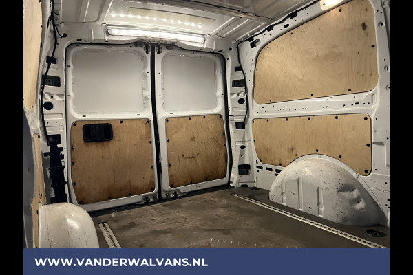 Mercedes-Benz Vito 114 CDI 136pk L2H1 Euro6 Airco | Trekhaak | Cruisecontrol | Parkeersensoren Stoelverwarming, Bijrijdersbank