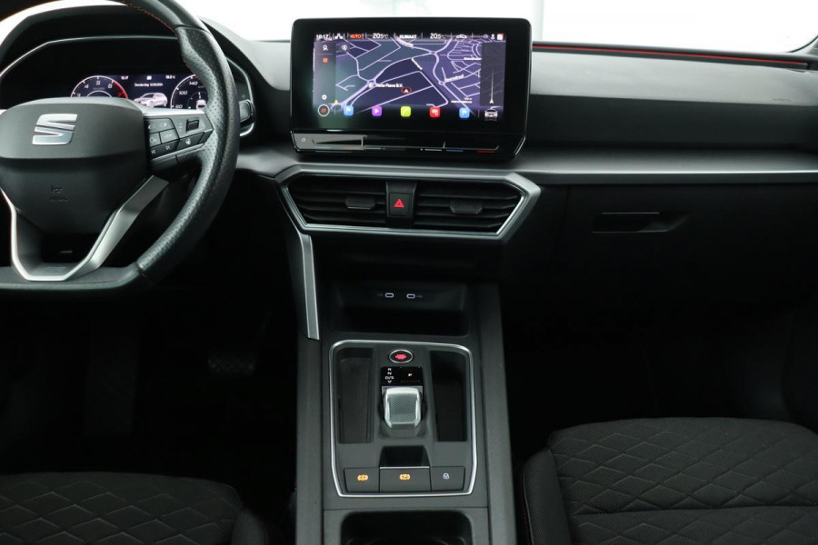 Seat Leon 1.5 eTSI FR Launch Edition | Stoel & Stuurverwarming | Camera | Keyless | Carplay | Full LED | Adaptive Cruise