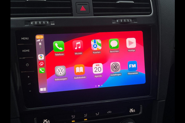 Volkswagen e-Golf 1E EIGENAAR / ACC / WARMTEPOMP / BTW / ECC / PDC / CARPLAY / NAVIGATIE MET NAVIREM