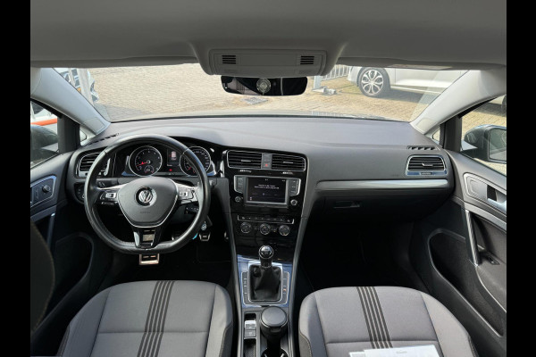 Volkswagen Golf 1.2 TSI Trendline met comfortpakket / AFNEEMBARE TREKHAAK / CARPLAY / PDC / CRUISE CONTROL / 4-SEIZ. BANDEN / ECC