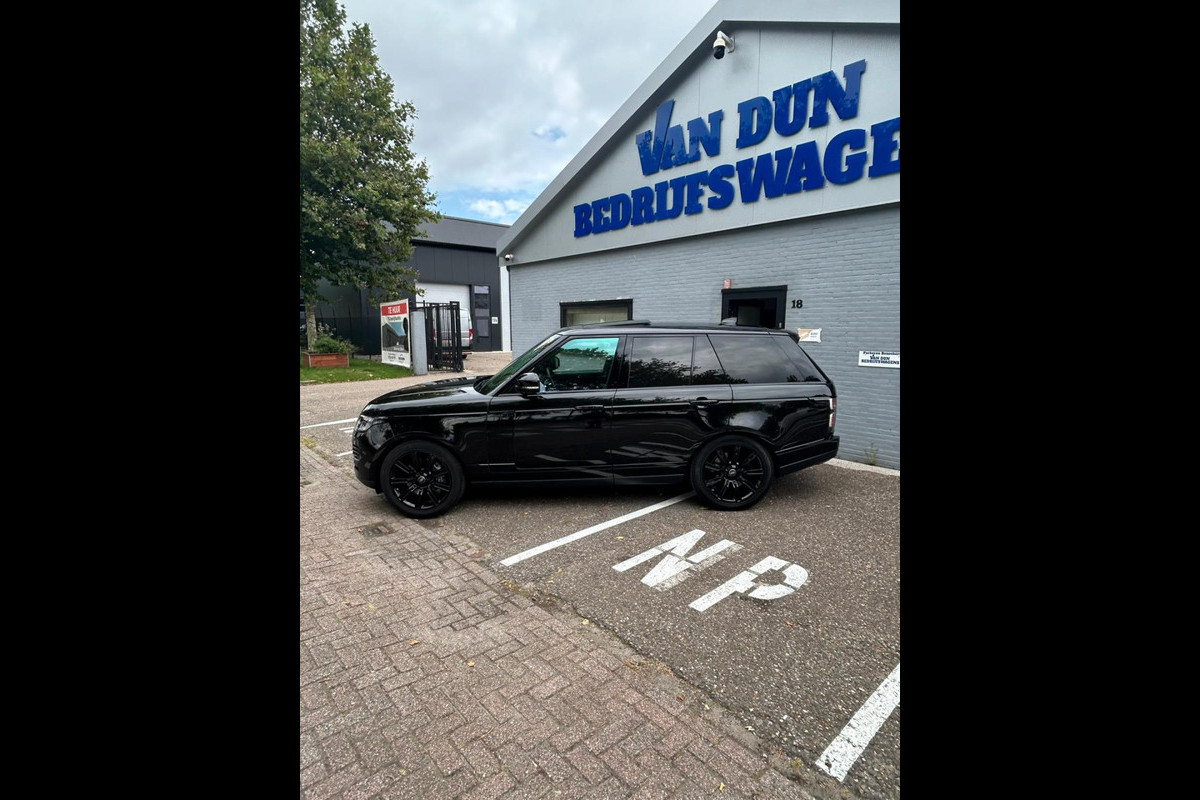 Land Rover Range Rover P400 Autobiography black pack soft close