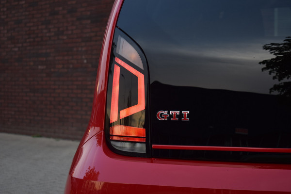 Volkswagen up! GTI 1.0 TSI 116pk | Origineel NL | Pano | Beats | Camera