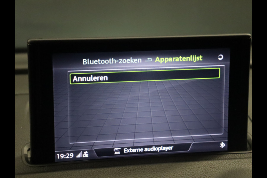 Audi A3 Sportback 35 TFSI CoD Advance Sport 150 PK / 3X S-LINE [VIRTUAL COCKPIT, VLAK STUUR, LED, DAB, NAVIGATIE, NIEUWSTAAT]