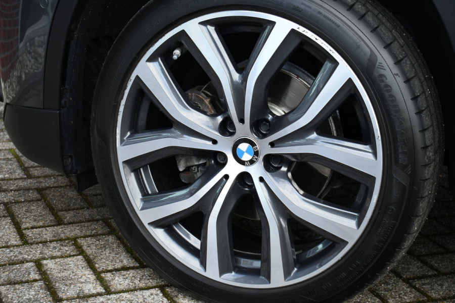 BMW X1 sDrive18i X-Line Sportstoel 18inch El-Klep Stuurwielverw