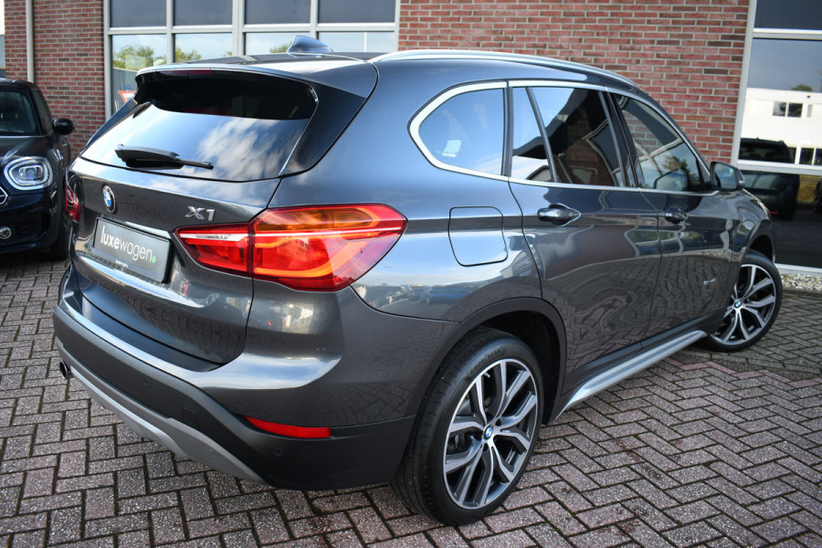 BMW X1 sDrive18i X-Line Sportstoel 18inch El-Klep Stuurwielverw