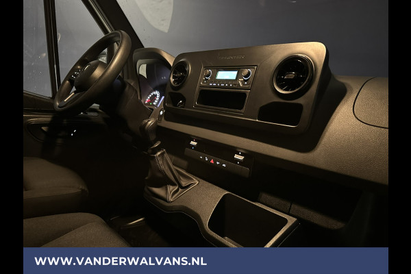 Mercedes-Benz Sprinter 314 CDI 143pk L2H2 Euro6 Airco | Camera | Cruise Control | Trekhaak | 270 graden achterdeuren Bluetooth-telefoonvoorbereiding, bijrijdersbank