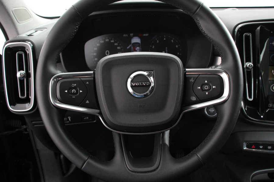 Volvo XC40 1.5 T3 163 pk Automaat Momentum | Navigatie | Apple Carplay / Android Auto | Parkeersensor achter | Adaptive Cruise Control | Virtual Cockpit | Stoelverwarming | LED kop- en mistlampen | Lane Assist