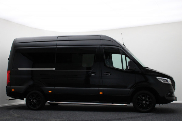 Mercedes-Benz Sprinter 317 CDI Aut. L2H2 DC 6-ZITS 2x Schuifdeur, Leer, Camera, Apple Carplay, Cruise, DAB, Trekhaak, 17''