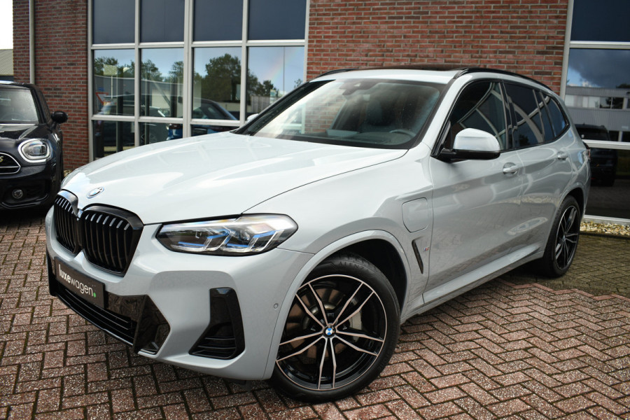 BMW X3 xDrive30e M-Sport Pano Trekh HUD Laser 20inch Shadowline