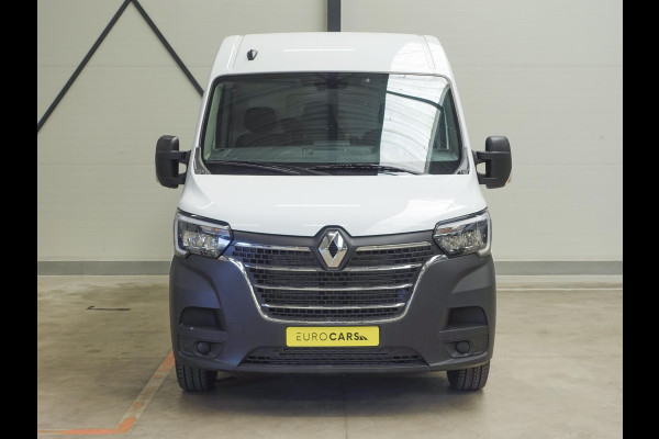 Renault Master T33 2.3 dCi 135 L2H2 Airco Cruise control Parkeersensoren Navigatie Trekhaak