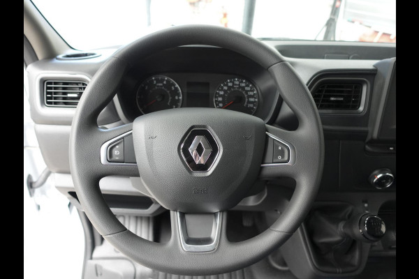 Renault Master T33 2.3 dCi 135 L2H2 Airco Cruise control Parkeersensoren Navigatie Trekhaak