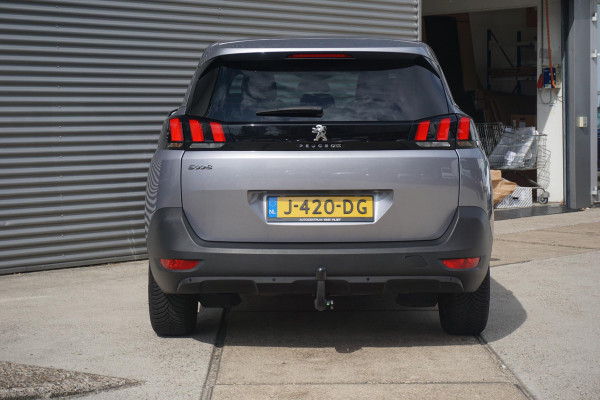 Peugeot 5008 1.2 PureTech Blue Lease Executive Afn. trekhaak | All-season banden