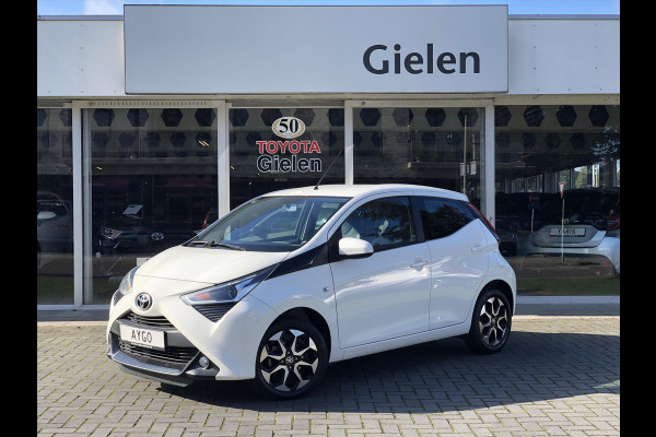 Toyota Aygo 1.0 VVT-i x-joy | Apple CarPlay/Android Auto, lichtmetalen velgen, Airconditioning, In hoogte verstelbare stoel, Parkeercamera