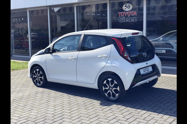 Toyota Aygo 1.0 VVT-i x-joy | Apple CarPlay/Android Auto, lichtmetalen velgen, Airconditioning, In hoogte verstelbare stoel, Parkeercamera