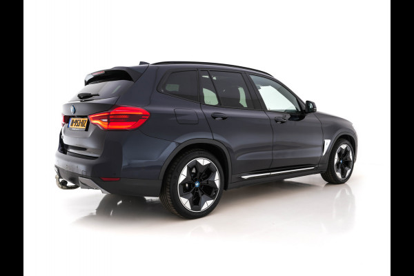 BMW iX3 High Executive 80 kWh [3-Fase] (INCL-BTW) *PANO | VERNASCA-VOLLEDER | HEAD-UP | VIRTUAL-COCKPIT | FULL-LED | BLIND-SPOT | HARMAN/KARDON-SURROUND | SURROUND-VIEW | KEYLESS | DAB+ | MEMORY-PACK | TOWBAR | SPORTSEATS | 20''AL