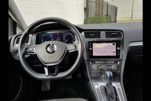 Volkswagen e-Golf met 4% BIJTELLING € 2000,- subsidie mogelijk | Navigatie | Climate control | Bluetooth | Camera | Digitale Cockpit | Lichtmetalen velgen 17" |