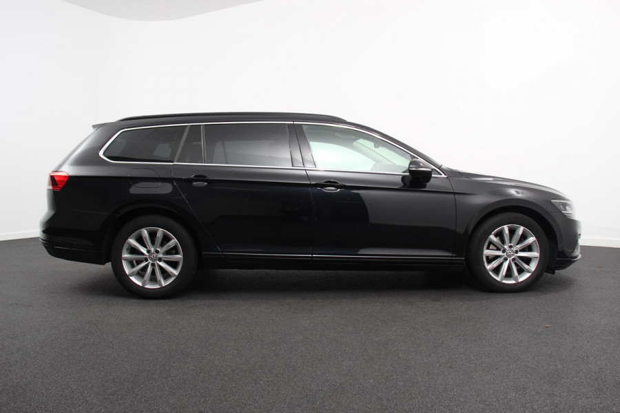 Volkswagen Passat Variant 1.5 TSI DSG Business Plus | Navigatie | Camera | Adaptive Cruise Control | Lane/Travel Assist | Privacy Glass |  17 Inch Lichtmetalen Velgen |