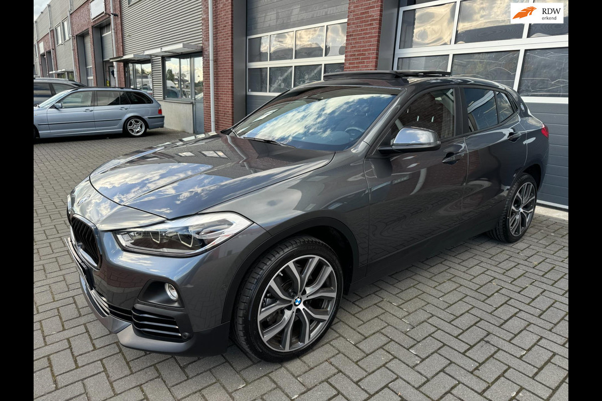 BMW X2 SDrive20i High Executive LED Pano Navi Memory Camera