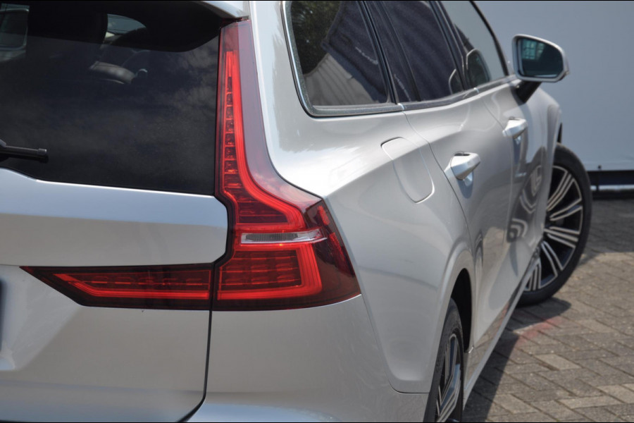 Volvo V60 T8 390PK Automaat Recharge AWD Inscription Elektrische achterklep/ BLIS/ Adaptieve cruise control/ 360 Camera/ Adaptieve koplampen/ Lederen bekleding/ Keyless entry/ Apple carplay/ Drive mode/ Stuurwiel en stoelverwarming/ Standkachel/ Pilot assist/ Panoramadak