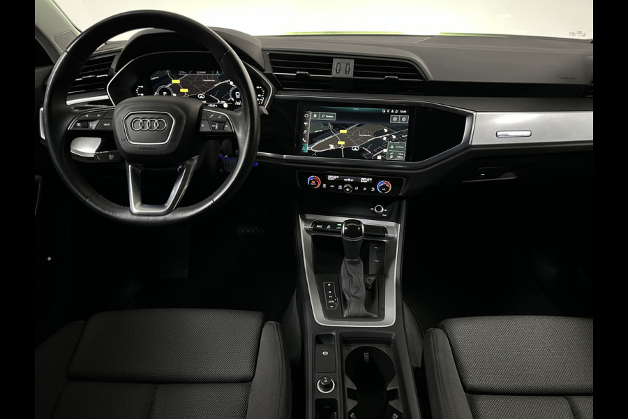 Audi Q3 45 TFSI e Plug In Hybrid 245pk PHEV | Trekhaak af fabriek | Virtual Cockpit | Navi | Drive Select | Sportstoelen | LED Koplampen |