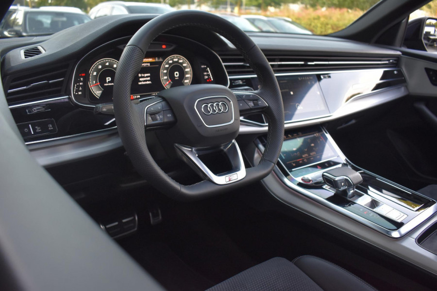 Audi Q8 4.0 TFSI SQ8 quattro Pano Lane Camera Luchtv.