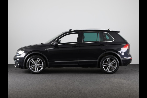 Volkswagen Tiguan 1.5 TSI ACT Highline Business R-Line 150 pk Automaat (DSG) | Navigatie | Panoramadak | Parkeersensoren (Park assist) | Achteruitrijcamera | Lederen bekleding |