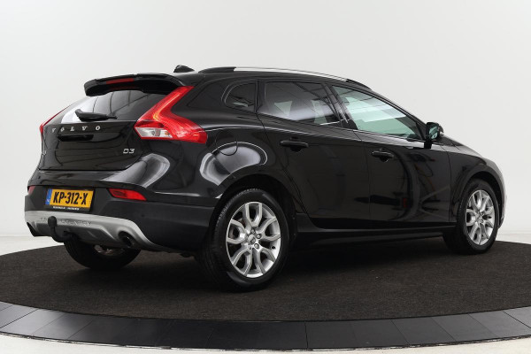 Volvo V40 Cross Country 2.0 D3 Nordic+ | Panoramadak | Trekhaak | Leder | Camera | Full LED | Memory | Navigatie | Keyless | Climate control | Verwarmde voorruit