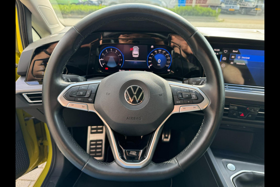 Volkswagen Golf 8 1.5 TSI 150PK LED Pano Alcantara Navi ACC