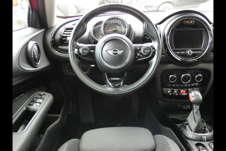 MINI Clubman 1.5 One Chili Serious Business | NAVIGATIE | PANORAMADAK | ALL SEASON BANDEN |