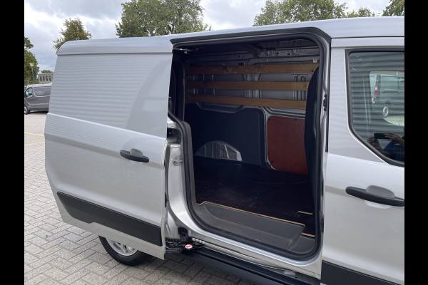 Ford Transit Connect 1.5 EcoBlue 120pk L2 Trend / vaste prijs rijklaar € 14.950 ex btw / lease vanaf € 274 / lichtmetalen velgen / trekhaak / airco / cruise / navi / camera !