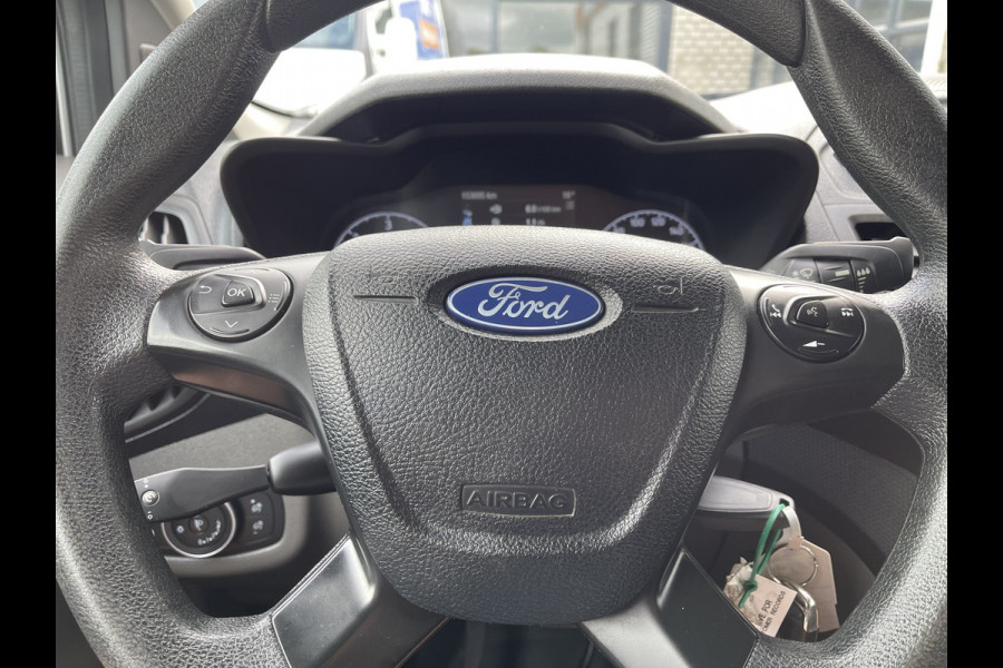 Ford Transit Connect 1.5 EcoBlue 120pk L2 Trend / vaste prijs rijklaar € 14.950 ex btw / lease vanaf € 274 / lichtmetalen velgen / trekhaak / airco / cruise / navi / camera !