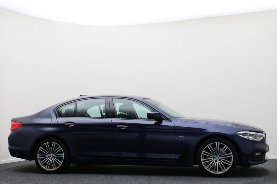 BMW 5 Serie 530i High Executive Automaat Sport Line, Leer, LED, Camera, ACC, Head-Up, Stoelverw., Trekhaak, 19''