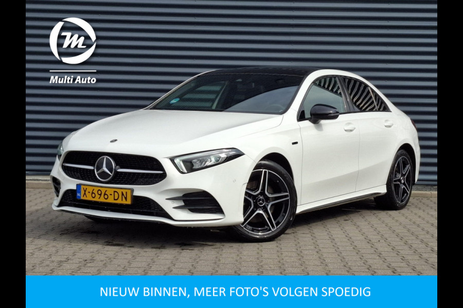 Mercedes-Benz A-Klasse 250 e Night Premium Plus Plug in Hybrid 218pk PHEV | Panodak | Trekhaak Afneembaar | Lederen Alcantara Sportstoelen | Sfeerverlichting | Apple Carplay |