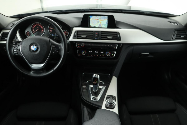 BMW 3-serie 330e Executive | Sportstoelen | Full LED | Navigatie | PDC | Bluetooth | Climate control | Cruise control