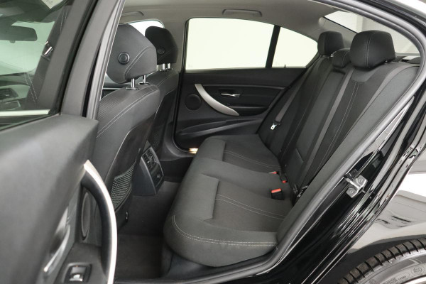 BMW 3-serie 330e Executive | Sportstoelen | Full LED | Navigatie | PDC | Bluetooth | Climate control | Cruise control