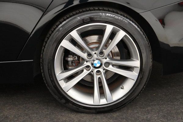 BMW 3-serie 330e Executive | Sportstoelen | Full LED | Navigatie | PDC | Bluetooth | Climate control | Cruise control