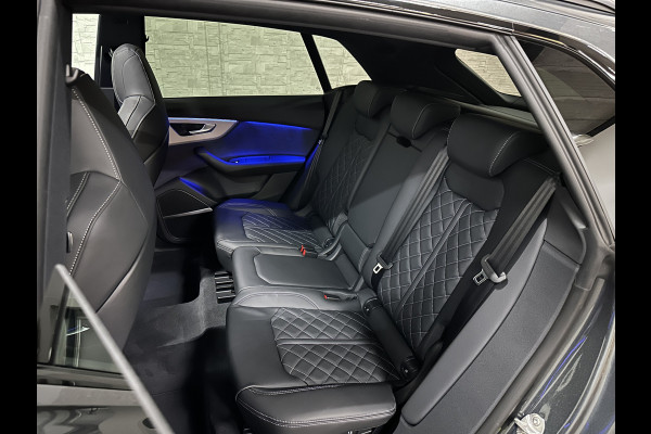 Audi Q8 60 TFSI e Competition | Nieuw! | 360 View | RS-Stoelen | OLED | SQ8 Uitlaattips | Panorama | ACC | B&O Sound | 23'' | Alcantara Stuurwiel | Head-Up | Soft-Close | Memory | Trekhaak | Keyless-Entry | Stoelverwarming V+A | Luchtvering |