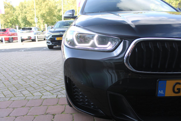 BMW X2 X DRIVE 25e M-SPORT HIGH EXECUTIVE | NAVIGATIE | PANORAMA DAK | ELEKTRISCHE STOELVERSTELLING MET GEHEUGEN | ACHTERUITRIJ CAMERA | DAB+ RADIO | CLIMATE CONTROL | LICHTMETALEN VELGEN | CRUISE CONTROL |