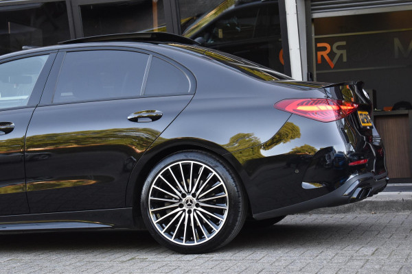 Mercedes-Benz C-Klasse 180 AMG Line Pano 19Inch Ambiance