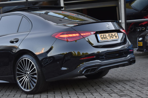 Mercedes-Benz C-Klasse 180 AMG Line Pano 19Inch Ambiance