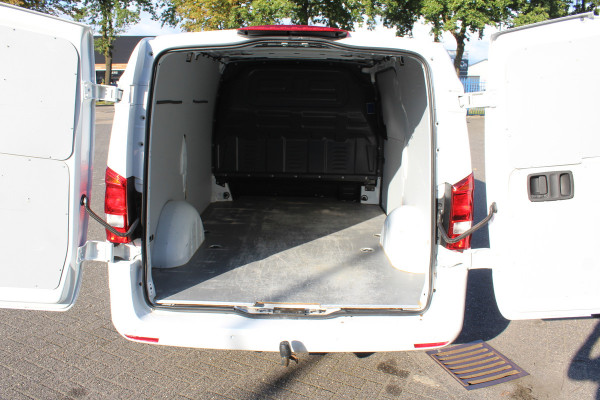 Mercedes-Benz Vito 114 CDI Lang 2500 kg trekhaak, LED koplampen, Bumpers in kleur, Etc.