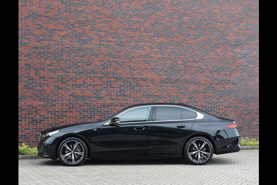 BMW 5 Serie 550e xDrive *M-Sport*Trekhaak*360Camera*Head-Up*